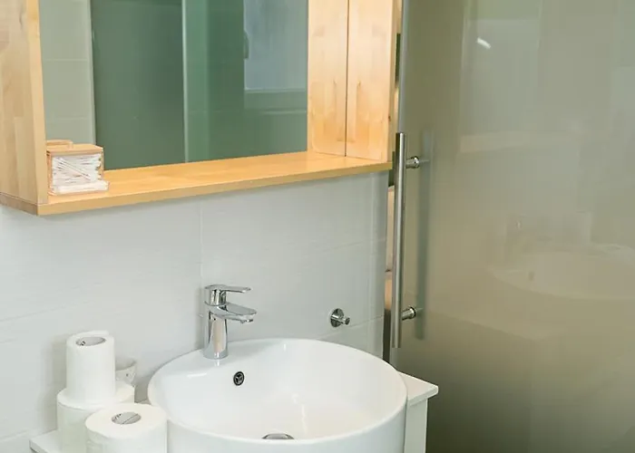 Modern 2-level With Balcony In By Flat Mаnager 바르나