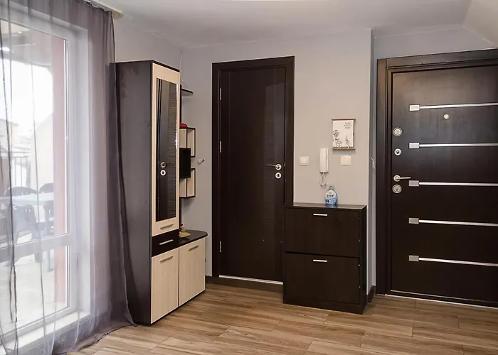 Modern 2-level With Balcony In By Flat Mаnager 아파트 *